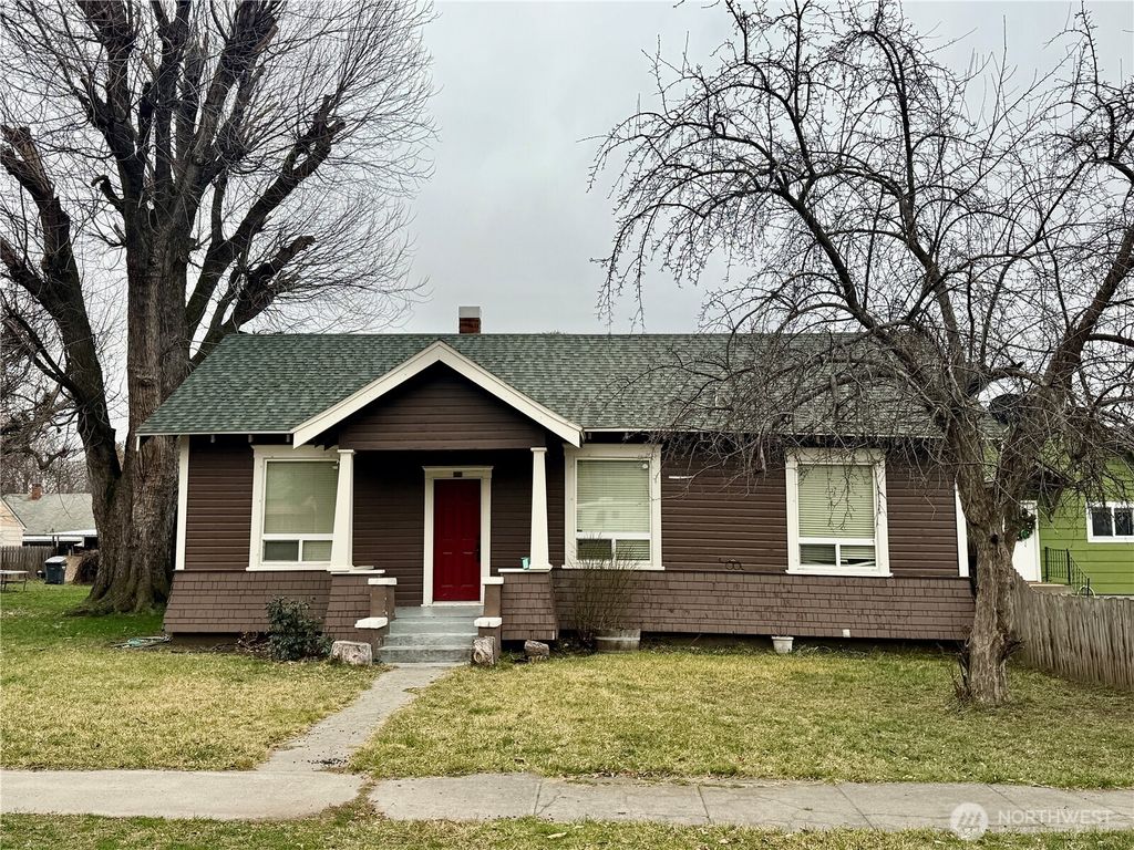 Photo of 111 W Dayton Avenue, Dayton, WA 99328 (MLS # 2470233)