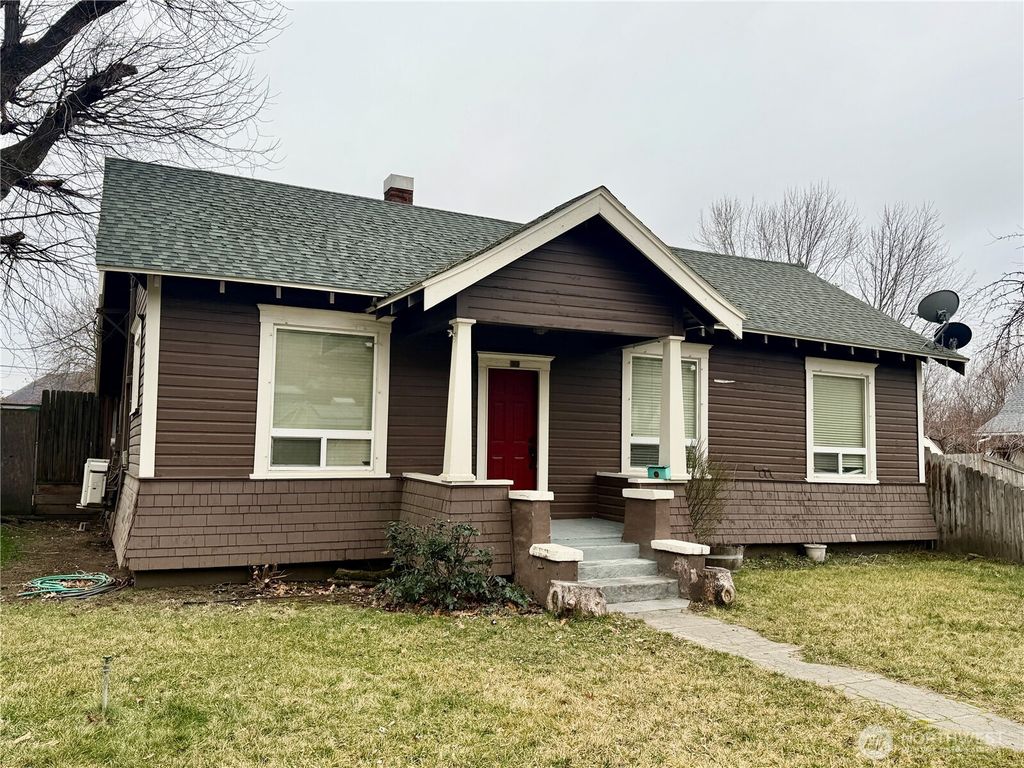 Photo of 111 W Dayton Avenue, Dayton, WA 99328 (MLS # 2470233)