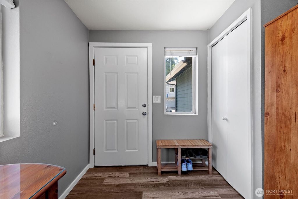 Photo of 201 N Bogart Ave, Granite Falls, WA 98252 (MLS # 2391109)