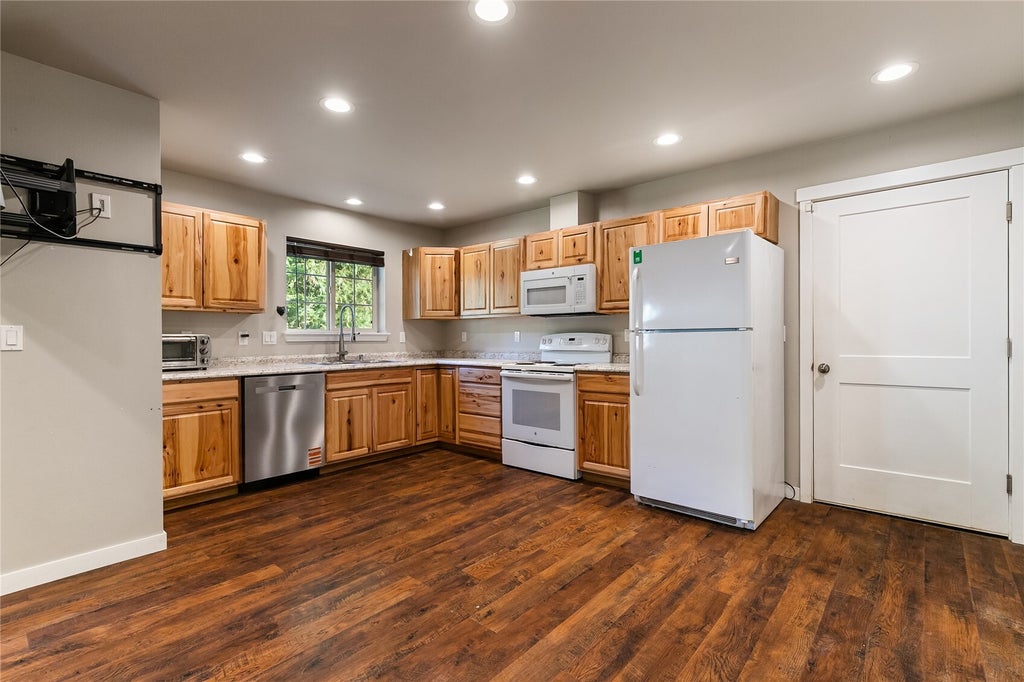 Photo of 7943 Apache Drive, Maple Falls, WA 98266 (MLS # 2597767)