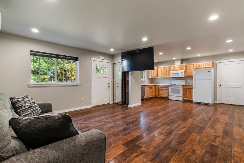 7943 Apache Drive
