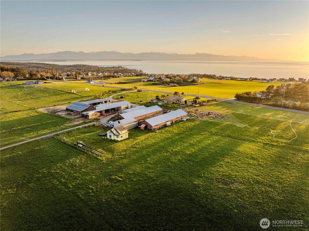 Photo of 886 West Beach Road Rd, Coupeville, WA 98239 (MLS # 2506025)