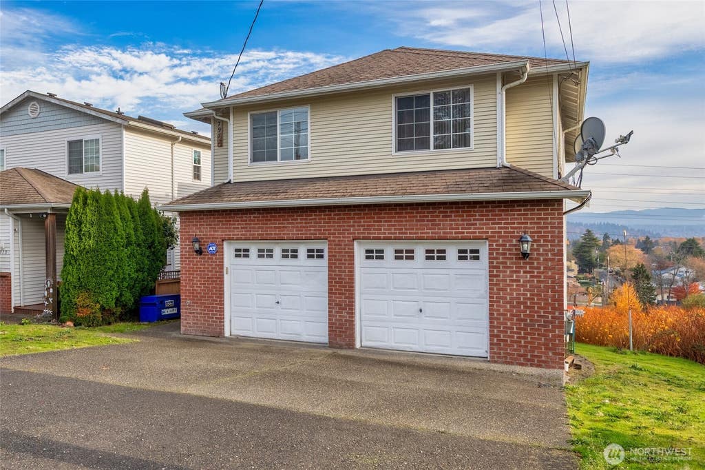 Photo of 7972 39th Avenue S, Seattle, WA 98118 (MLS # 2537830)