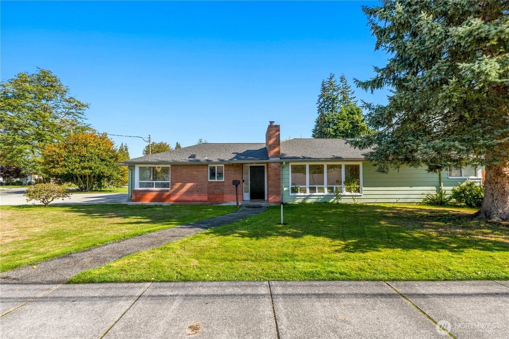 Photo of 1201 Township Street, Sedro Woolley, WA 98284 (MLS # 2587435)