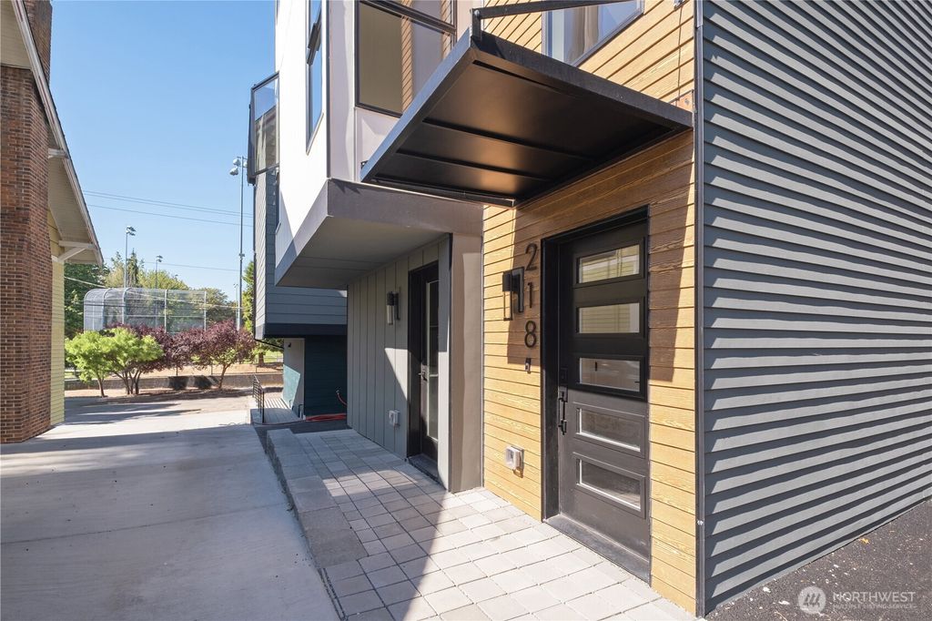 Photo of 218 21st Avenue E, Seattle, WA 98112 (MLS # 2435862)