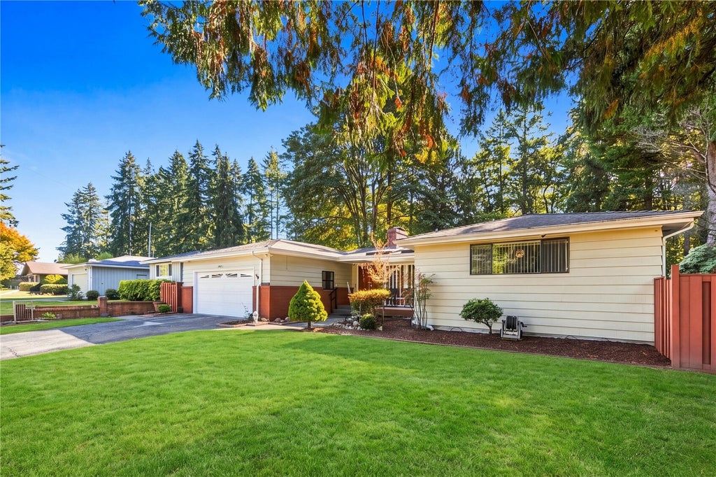 Photo of 12441 NE 2nd Street, Bellevue, WA 98005 (MLS # 2595012)