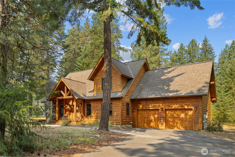 1611 Larkspur Loop