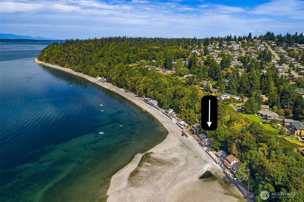 Photo of 212 S 219th Street, Normandy Park, WA 98198 (MLS # 2419551)