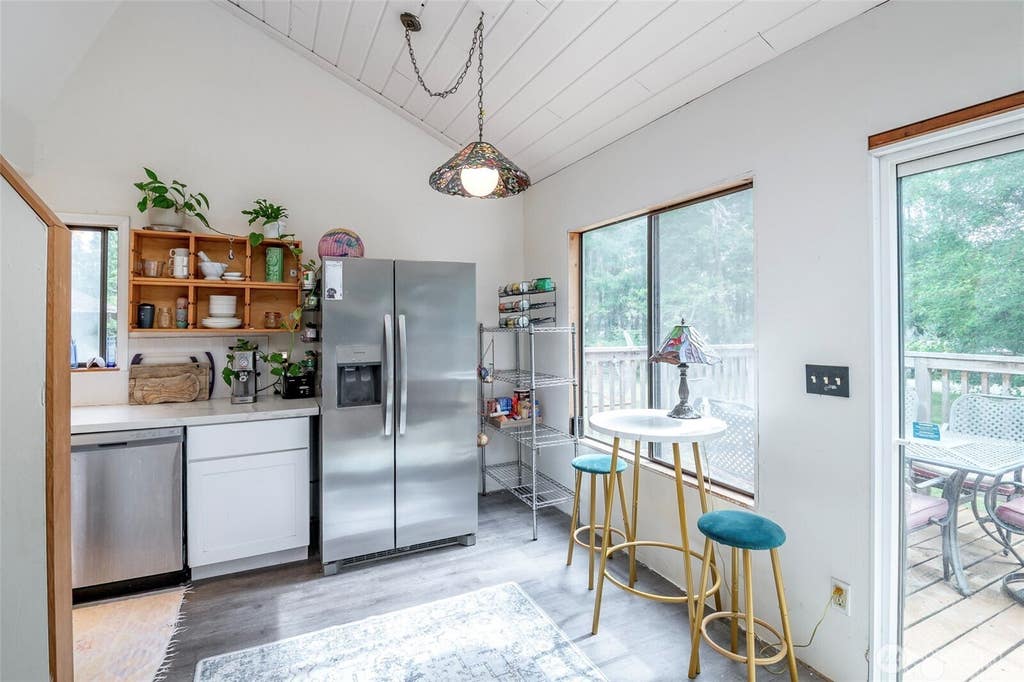 Photo of 406 E Madrona Drive, Lakebay, WA 98349 (MLS # 2572099)