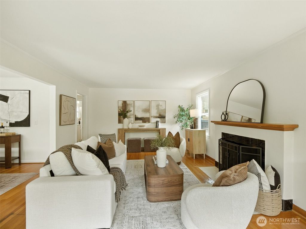 Photo of 314 NE 82nd Street, Seattle, WA 98115 (MLS # 2437050)