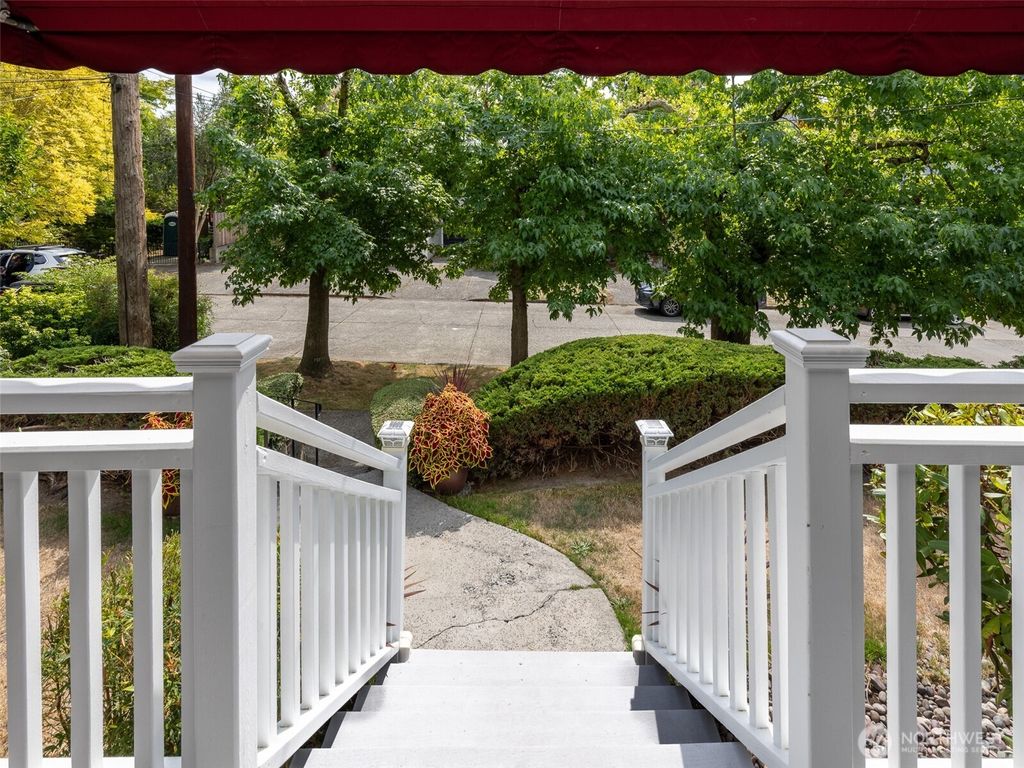 Photo of 314 NE 82nd Street, Seattle, WA 98115 (MLS # 2437050)