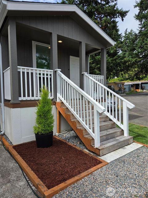 507 131st Street E L Tacoma WA 98445
