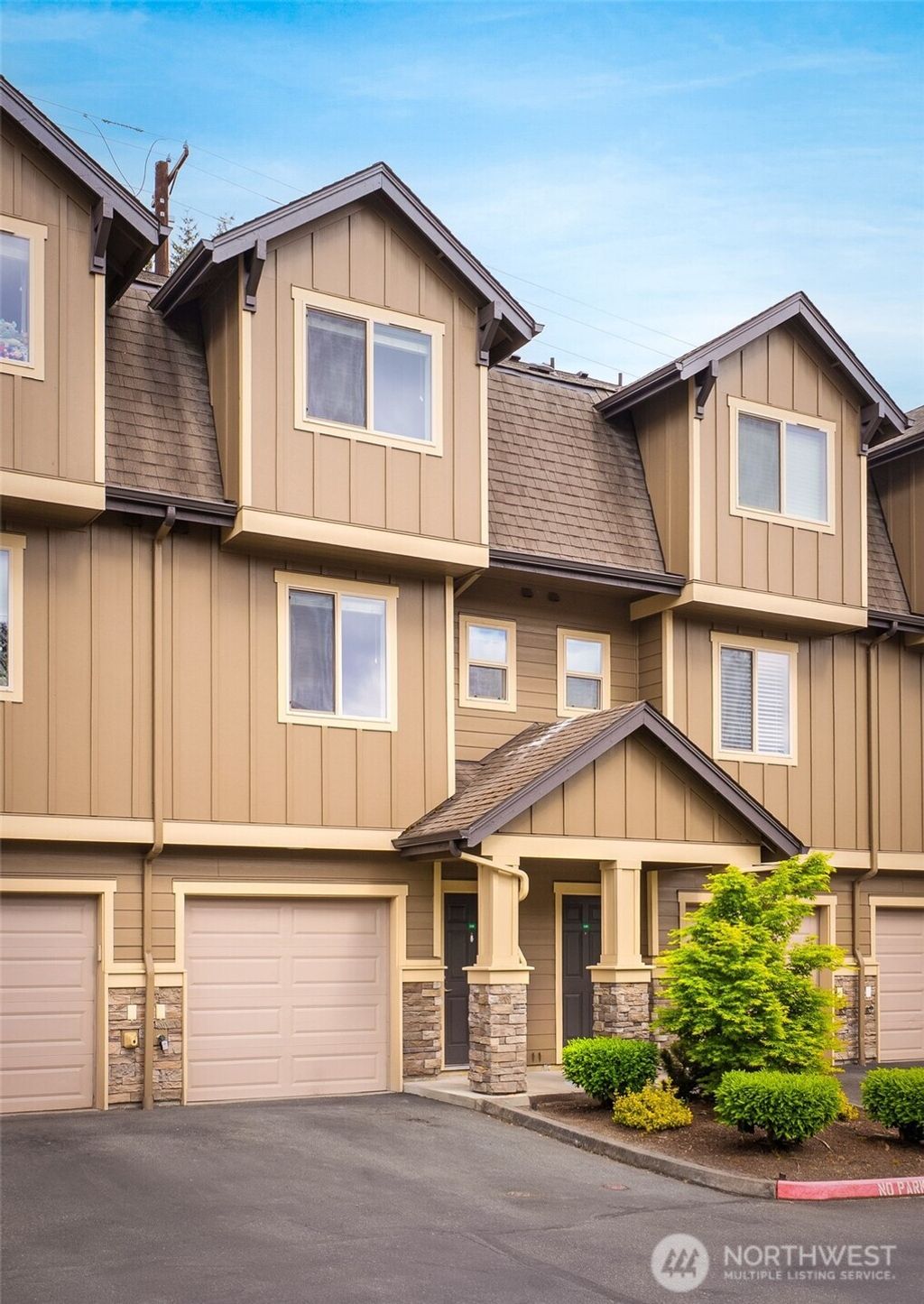 Photo of 1900 Weaver Road #G103, Snohomish, WA 98290 (MLS # 2519409)