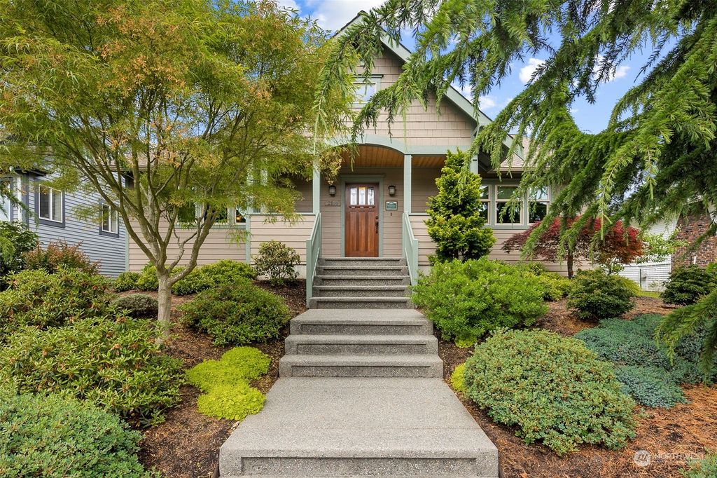 Photo of 2114 Baker Avenue, Everett, WA 98201 (MLS # 2224692)