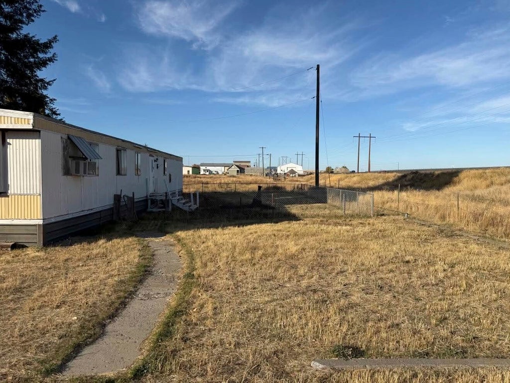 Photo of 26 Merriam Street, Davenport, WA 99122 (MLS # 2597620)