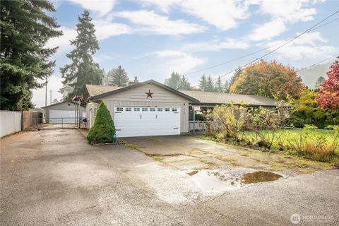Photo of 2128 44th Avenue, Longview, WA 98632 (MLS # 2449580)