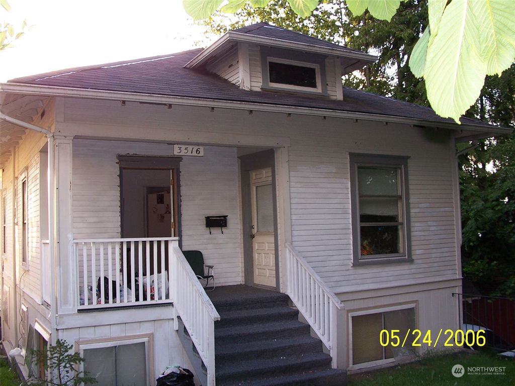 Photo of 3516 Rockefeller Avenue, Everett, WA 98201 (MLS # 2196395)