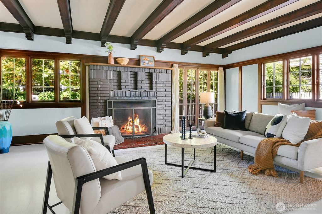 Photo of 916 20th Avenue E, Seattle, WA 98112 (MLS # 2472359)