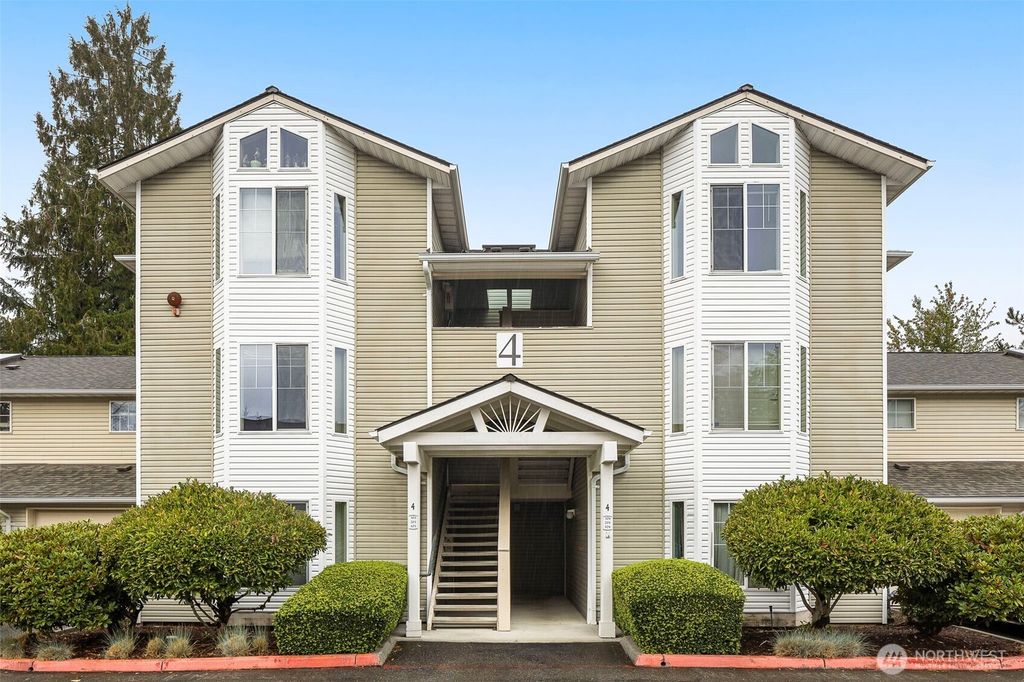 Photo of 2001 120th Place SE #4-304, Everett, WA 98208 (MLS # 2439606)