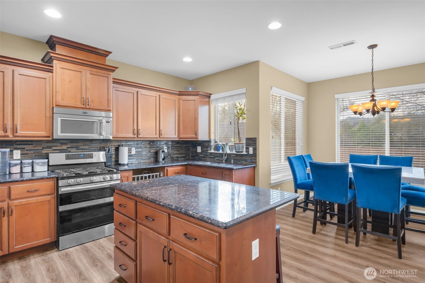 1615 Riddell Avenue NE