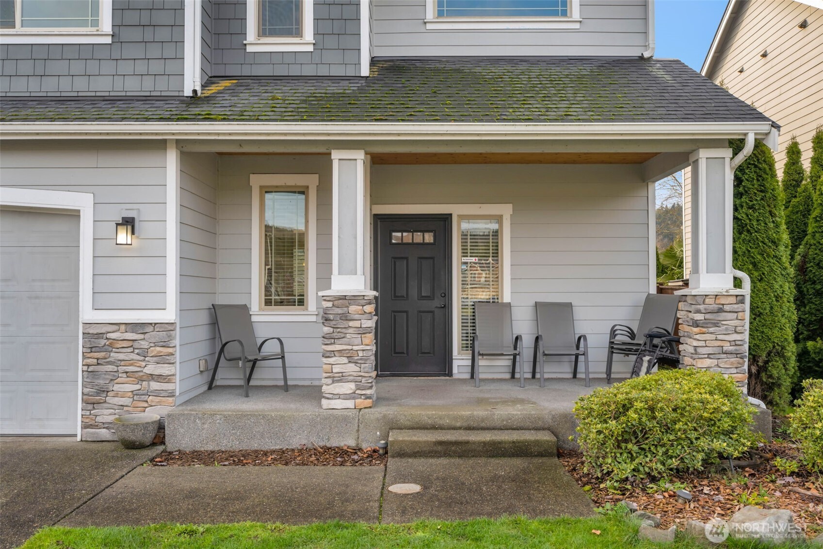 1615 Riddell Avenue NE