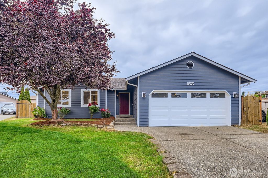 Photo of 1010 89th Drive NE, Lake Stevens, WA 98258 (MLS # 2399081)