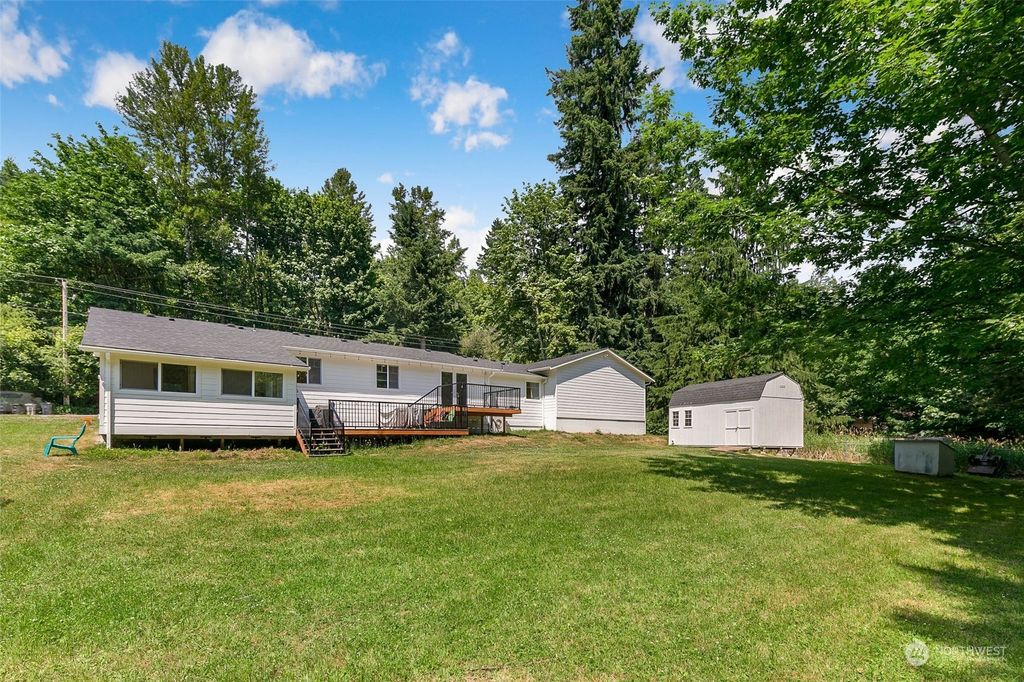 Photo of 27529 SE High Point Way, Issaquah, WA 98027 (MLS # 2136267)