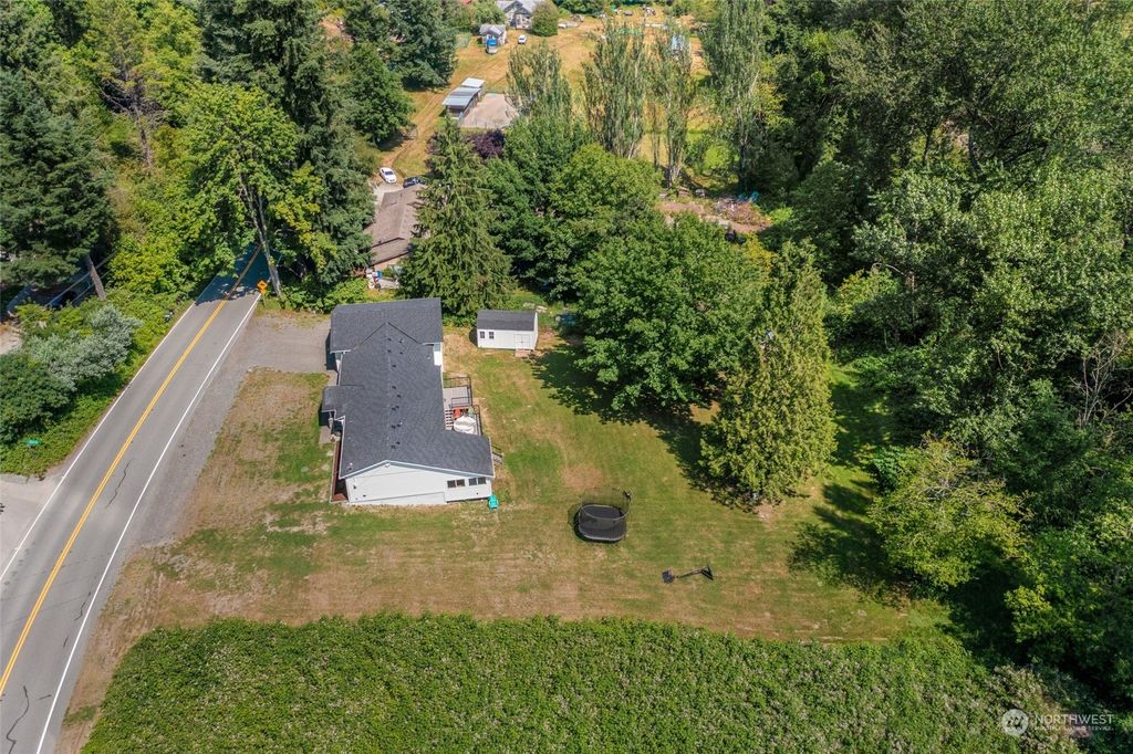 Photo of 27529 SE High Point Way, Issaquah, WA 98027 (MLS # 2136267)