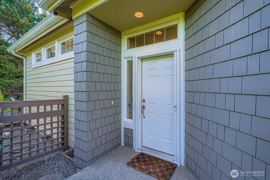 Photo of 6423 112th Avenue SE, Newcastle, WA 98056 (MLS # 2425576)