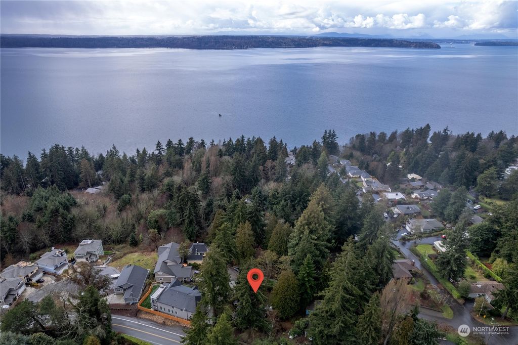 Photo of 15231 24th Avenue SW, Burien, WA 98166 (MLS # 2037619)