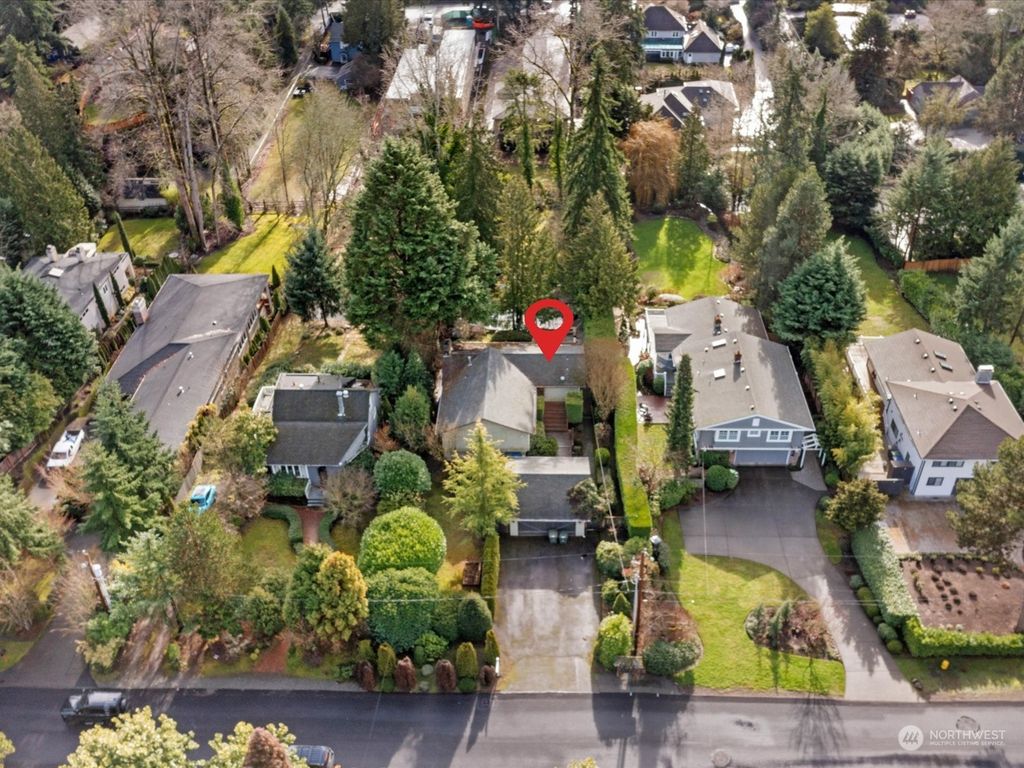 Photo of 7649 NE 14th Street, Medina, WA 98039 (MLS # 2192167)