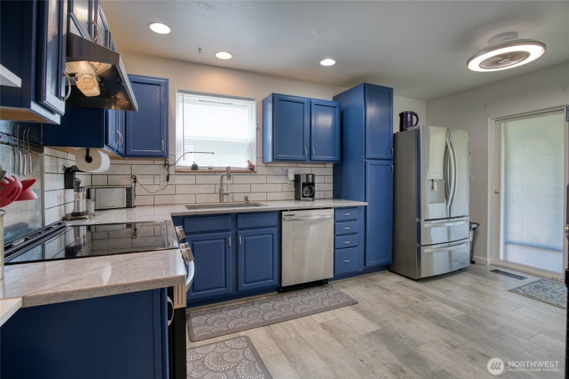 1205 S Evans