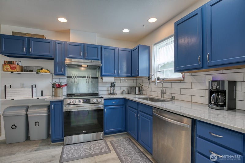 1205 S Evans