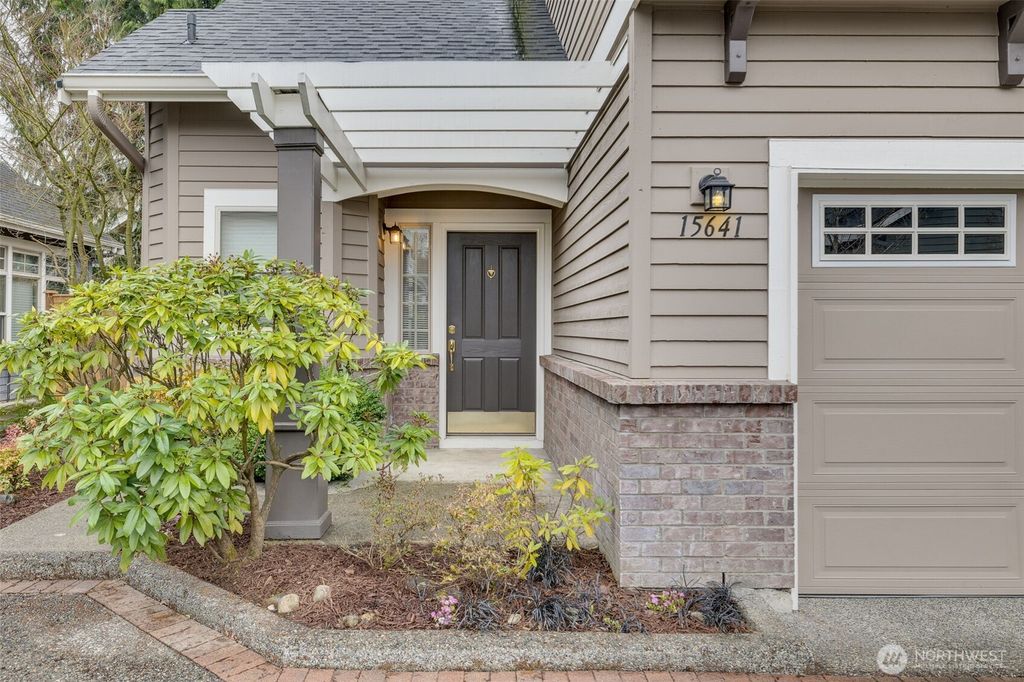 Photo of 15641 NE 95th Way, Redmond, WA 98052 (MLS # 2338970)
