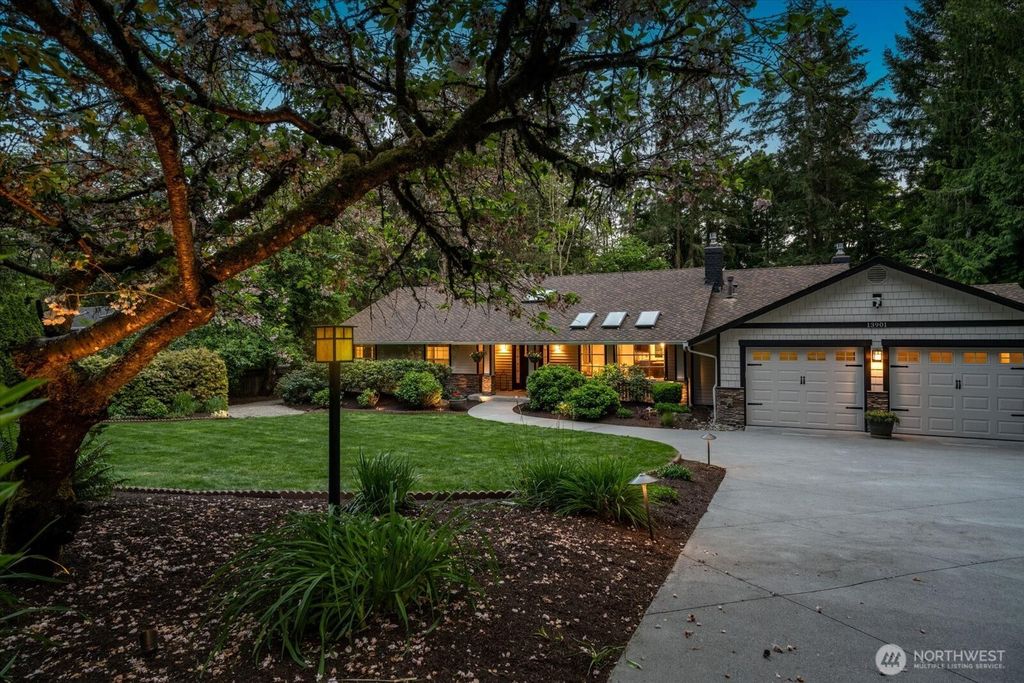 Photo of 13901 NE 26th Place, Bellevue, WA 98005 (MLS # 2371497)