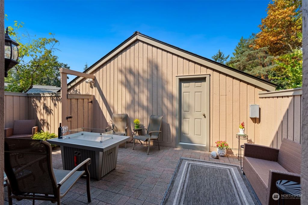 Photo of 2900 Kennewick Place NE, Renton, WA 98056 (MLS # 2294121)