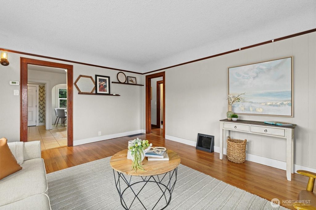 Photo of 1211 N 3rd Street, Renton, WA 98057 (MLS # 2466185)