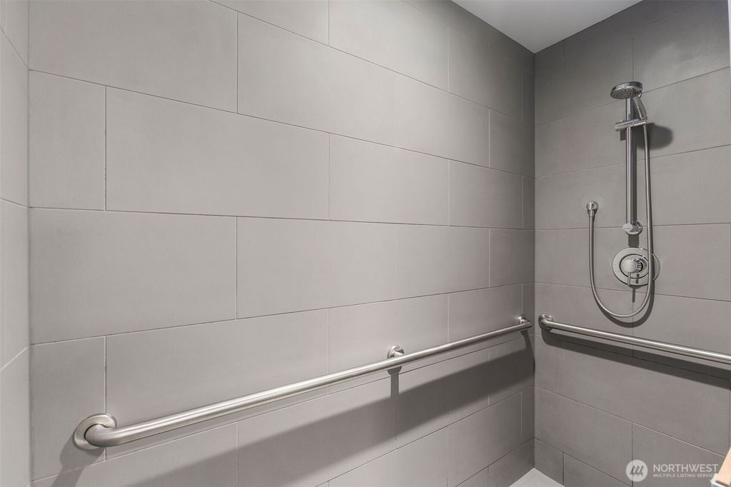 Photo of 7507 25th Avenue NE #B, Seattle, WA 98115 (MLS # 2338924)