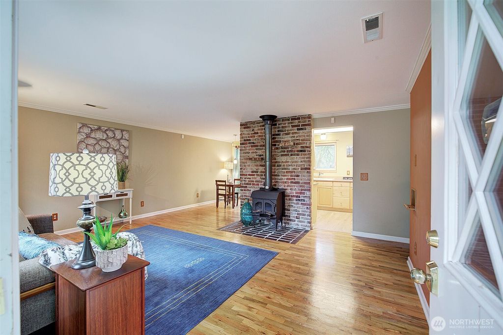 Photo of 2849 NE Lake Forest Park, Lake Forest Park, WA 98155 (MLS # 2511903)