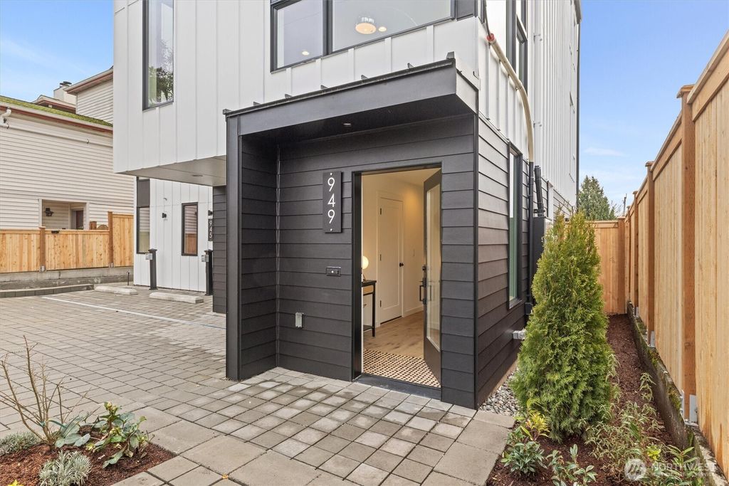 Photo of 949 NW 61st Street, Seattle, WA 98107 (MLS # 2467206)