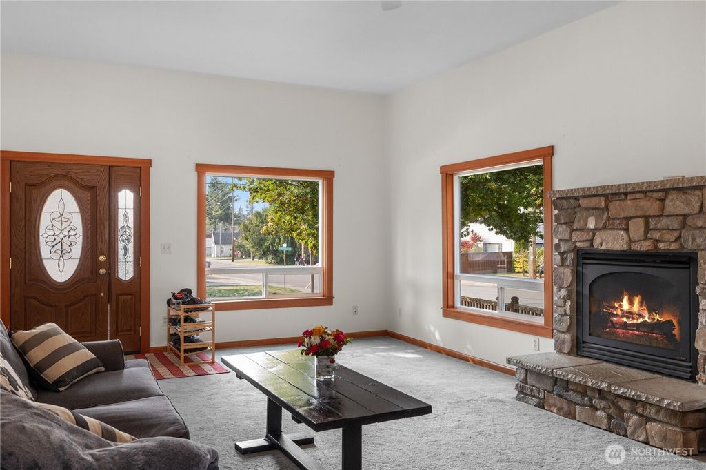 Photo of 201 S Kentucky Avenue, Granite Falls, WA 98252 (MLS # 2436548)