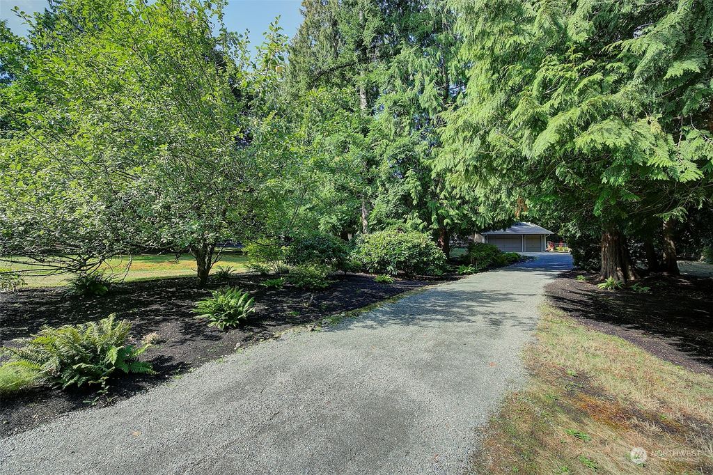 Photo of 2007 200th Avenue SE, Sammamish, WA 98075 (MLS # 2298126)