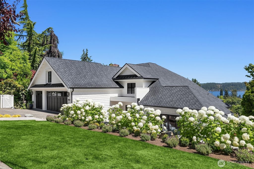 Photo of 8902 45th Avenue NE, Seattle, WA 98115 (MLS # 2433090)