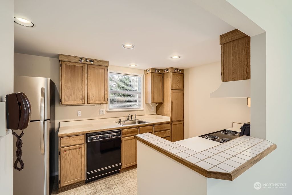 listing image 9364465051879665440