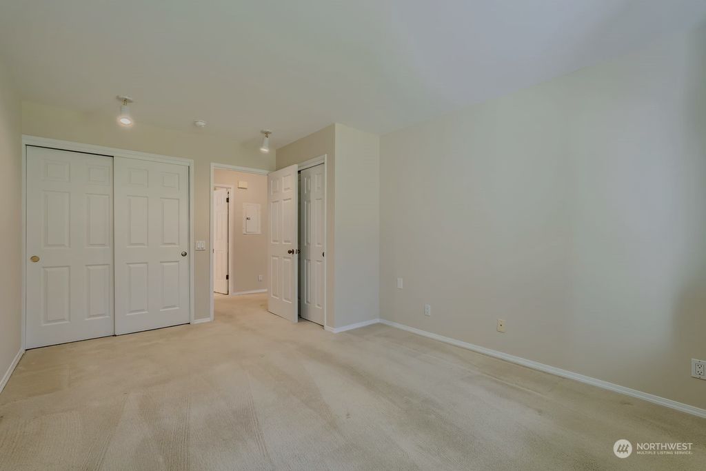 listing image 9368682753349673176