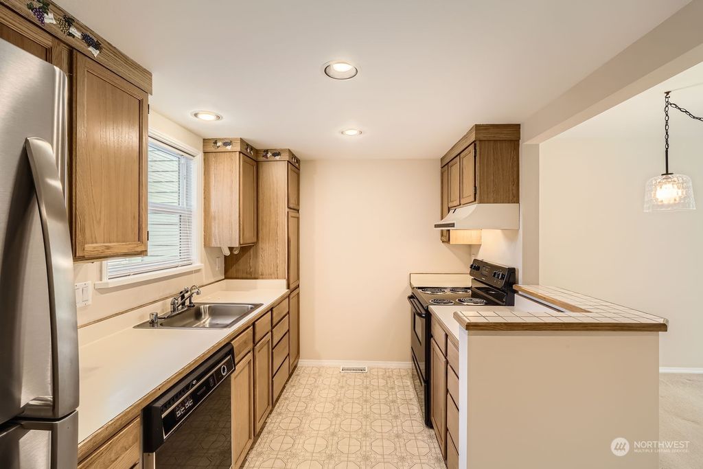 listing image 9368457877160823037