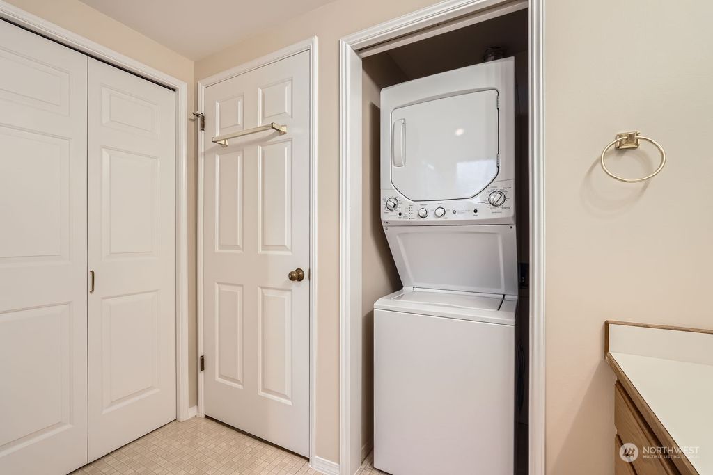 listing image 9361546193838201008