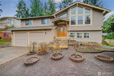Photo of 517 SW 324th St St, Federal Way, WA 98023 (MLS # 2487861)