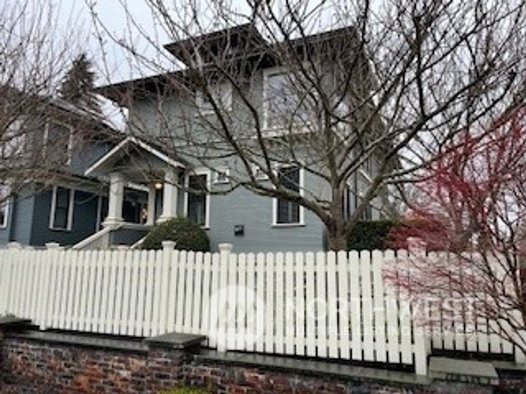 Photo of 120 Howe Street, Seattle, WA 98109 (MLS # 2209517)