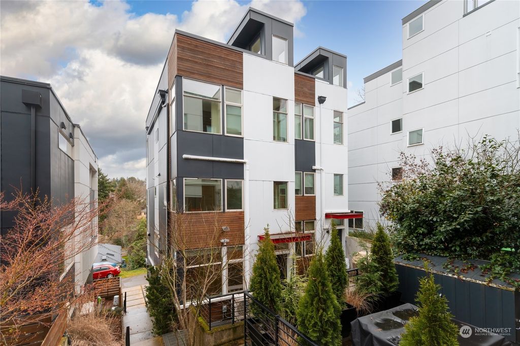 Photo of 1718 27th Avenue #B, Seattle, WA 98122 (MLS # 2208944)